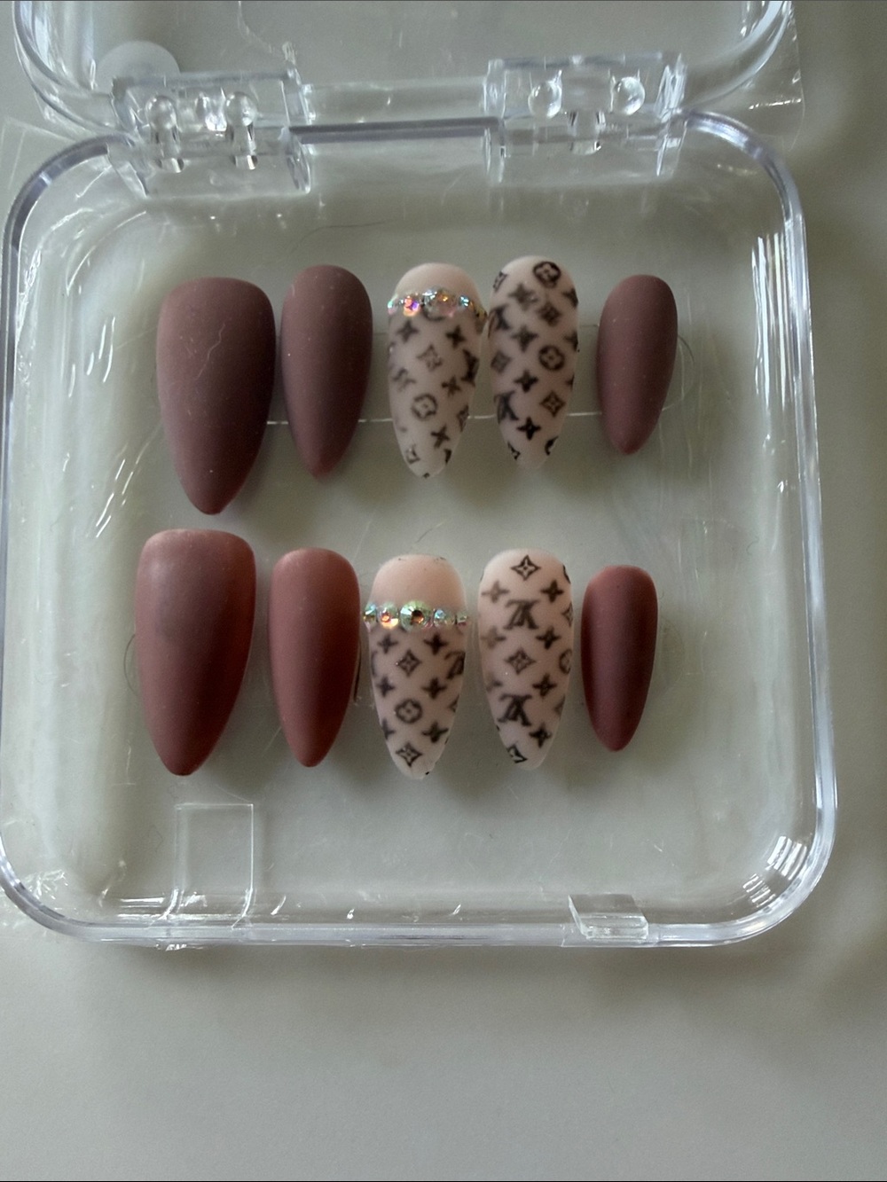 Custom Handmade
Brown  LV Designer
Press On Nails press-on nail set